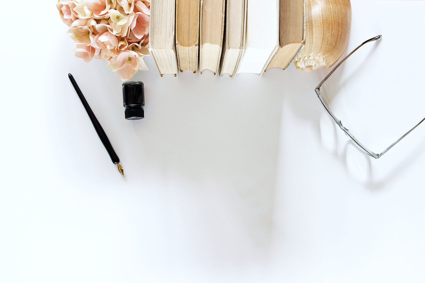 Feminine desk