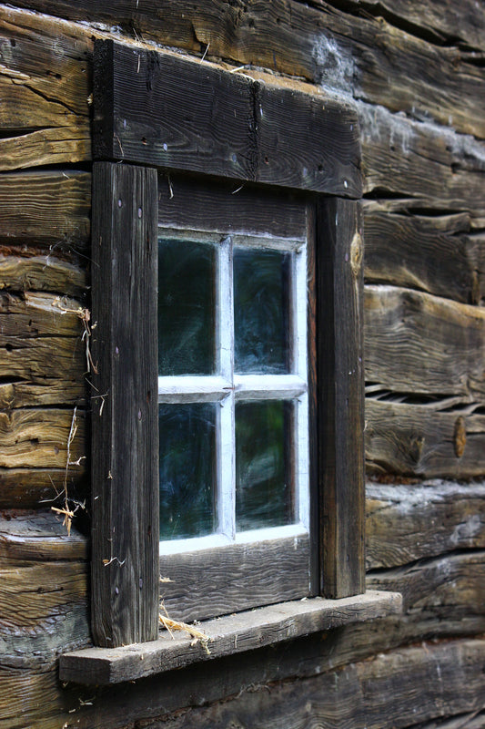 Log cabin window