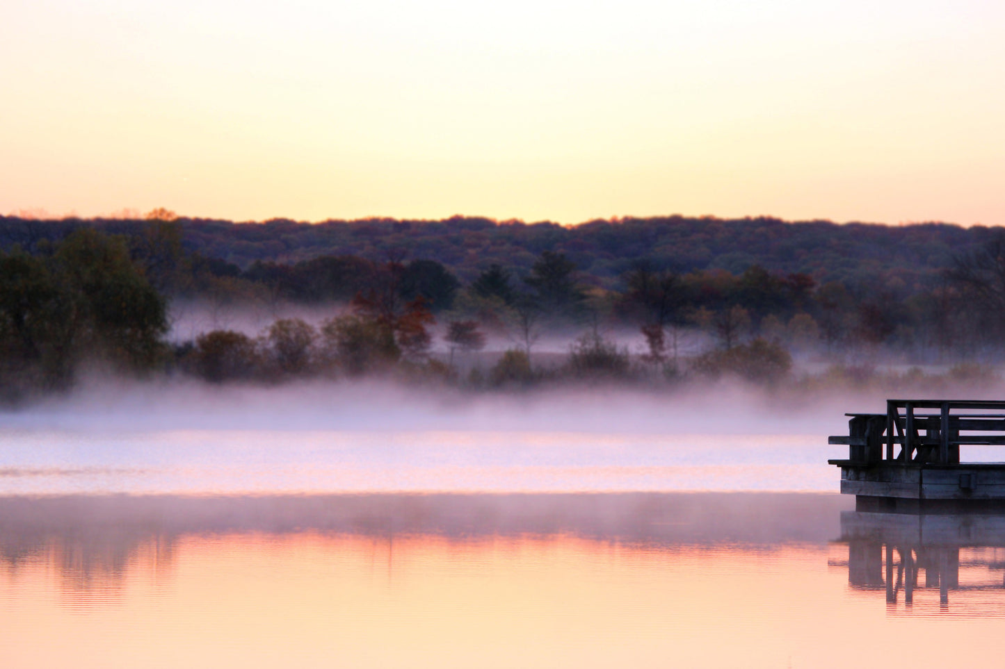 Ottawa lake in autumn